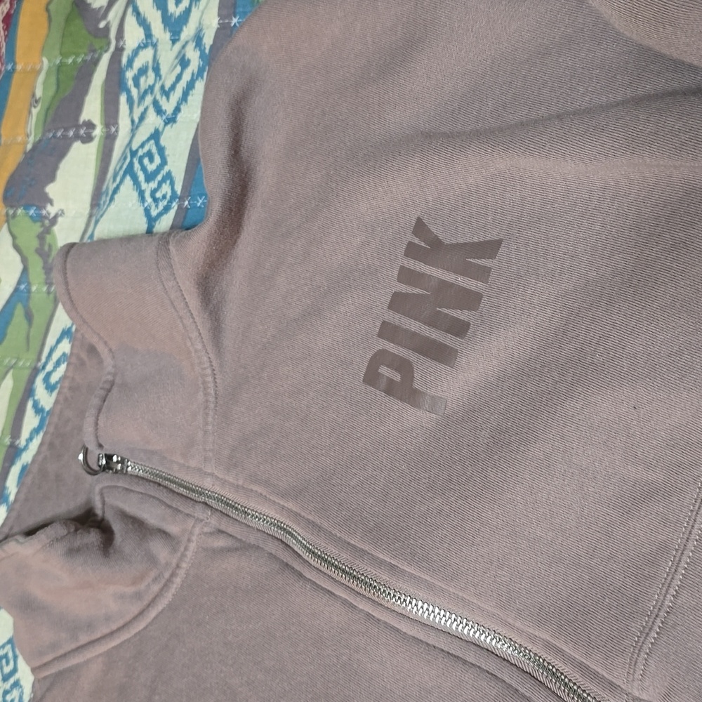 Ladies sz Large "Pink" full zippered sweatshirt..excellent condition